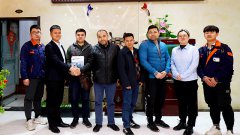 隆中与乌兹别克斯坦客户签约石英砂提纯生产线